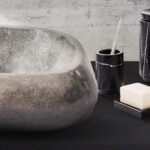 LAVABO EN PIERRE DE RIVIÈRE NATURELLE ENTIÈREMENT POLI - NOIR 30-35X15X1.5CM – Image 4